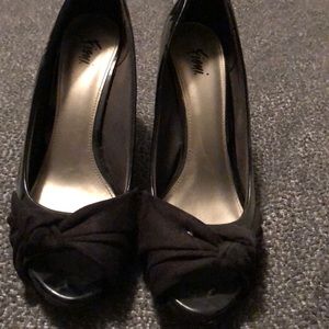 8.5 W Black Heels